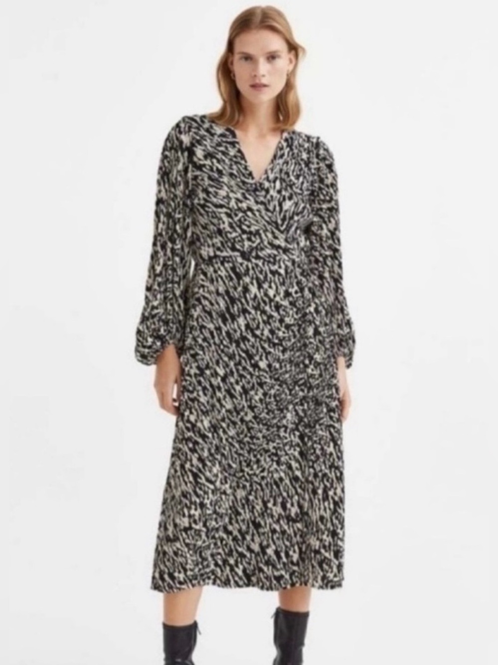 H&M Crinkle Wrap Print Dress